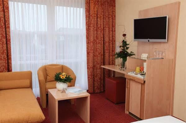 Hotel An Der Linah Garni Buxtehude Buitenkant foto